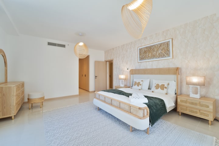 Bedroom 1, Elegant & Spacious 3-bedroom in JBR