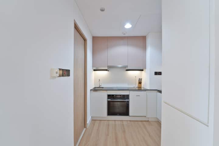 Kitchenette, Executive Studio | Marina View | JW Marriott