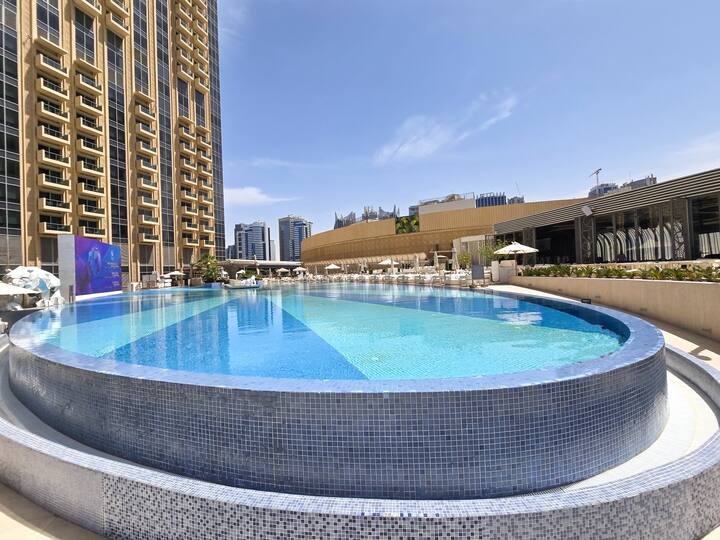 Pool, Executive Studio | Marina View | JW Marriott