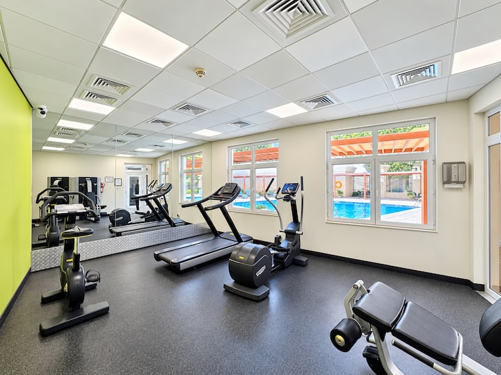 Gym, Bright and Cozy | Studio in Motor City